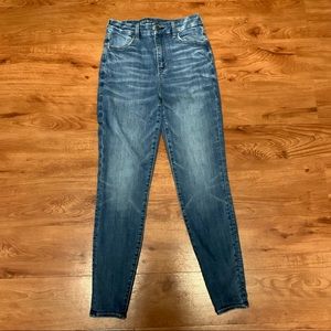 AEO🦅 Curvy Super Hi-Rise Medium Wash Jegging